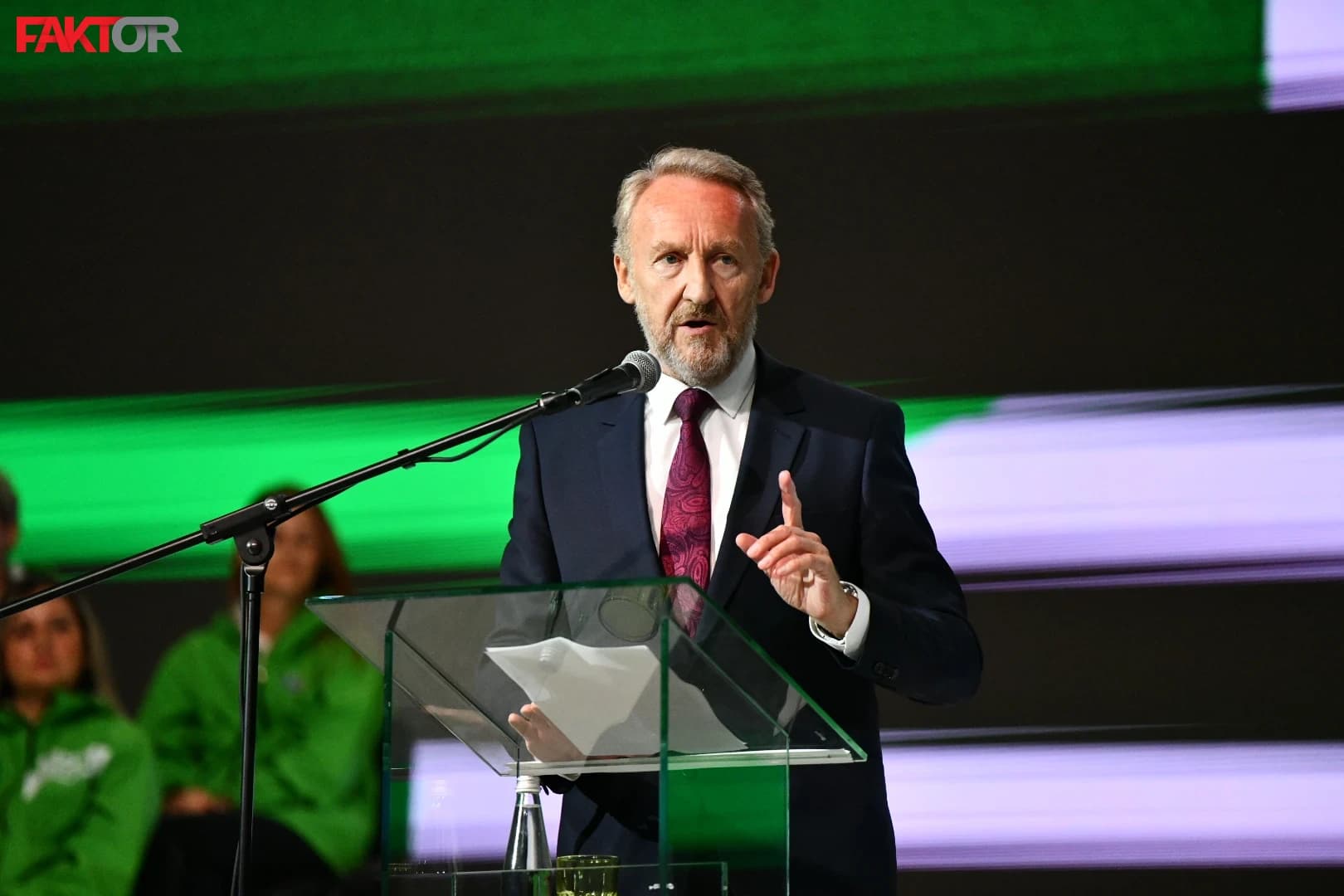 Izetbegović iz prepune Zetre poručio: Pred nama su, ako Bog da, dvije pobjede - sutra u Zenici, u nedjelju širom BiH