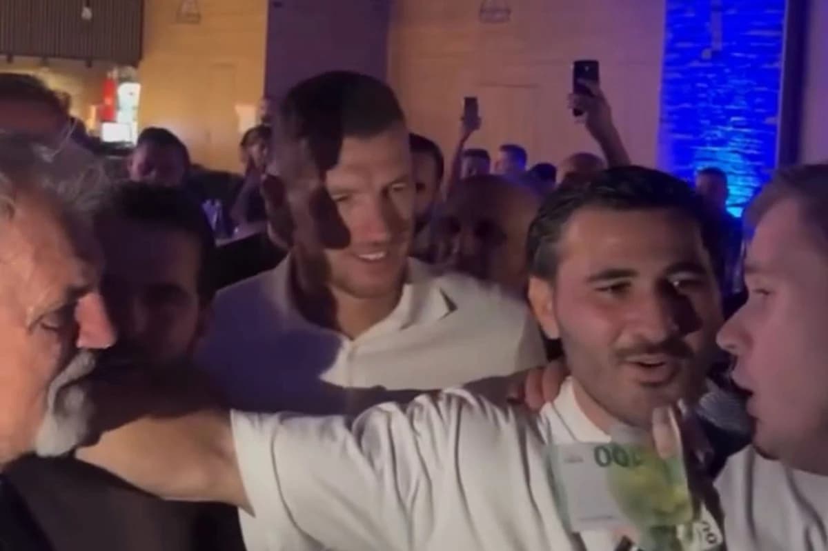 Nakon utakmice na dernek: Džeku u zagrljaju Pjanića i Kolašinca pogodila dobro poznata pjesma
