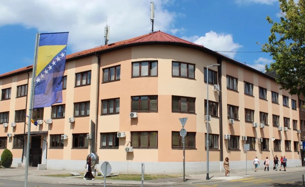 Šalter sale za izdavanje ličnih karata u Tuzlanskom kantonu bit će otvorene na dan izbora