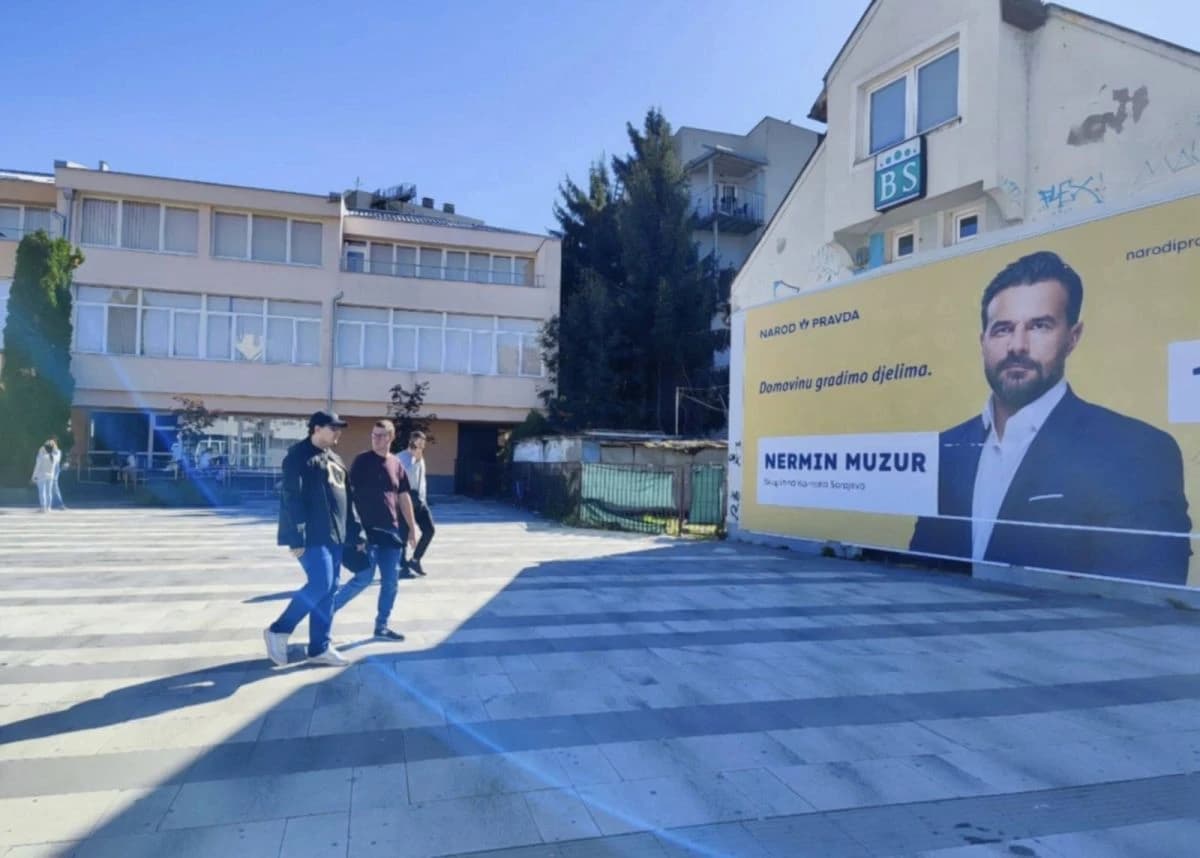 Birače na Ilidži dočekuje Muzurov bilbord u blizini biračkog mjesta: Je li prekršen Izborni zakon BiH