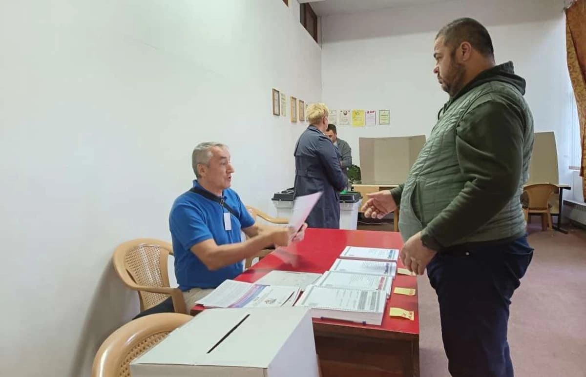 Jedan incident s nepravilnostima oko materijala zabilježen u Zenici, do 15 sati glasalo 23,8 posto birača