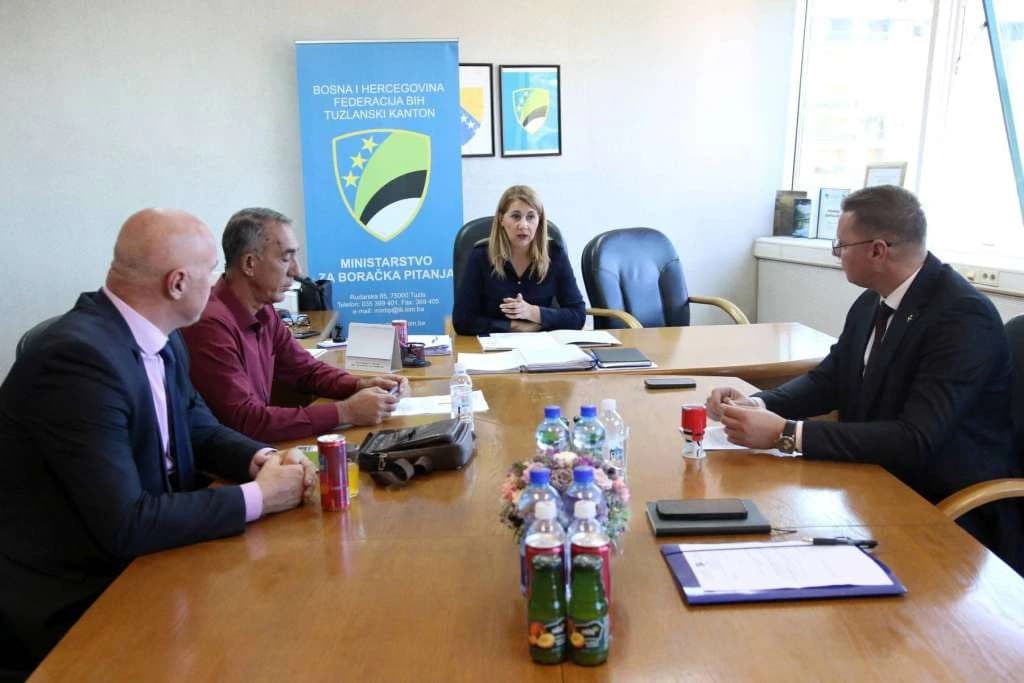 Za spomenike poginulim borcima u Kalesiji, Kladnju, Banovićima i Srebreniku odobreno oko 140.000 KM