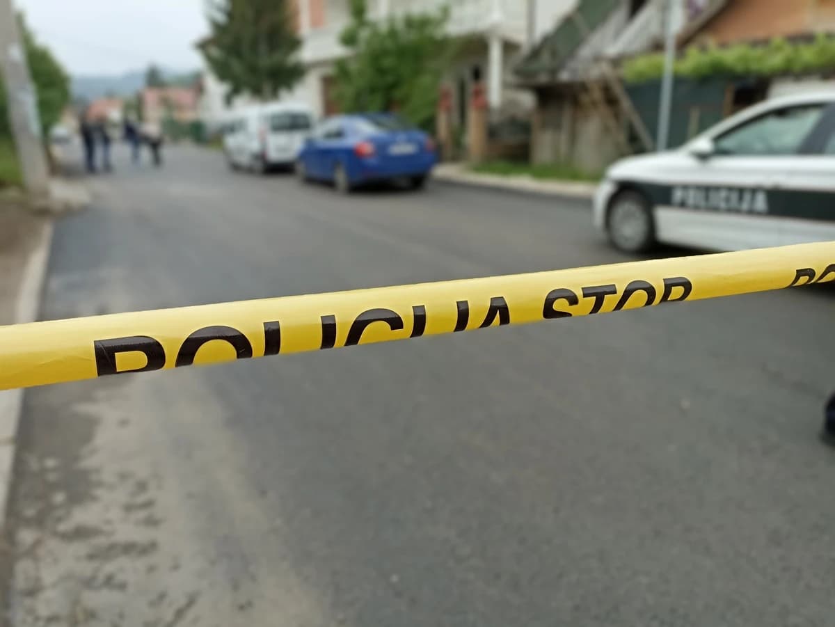 Tadić napravio haos u Tuzli: Policajcu autom prešao preko noge, ni metak ga nije zaustavio u bjekstvu