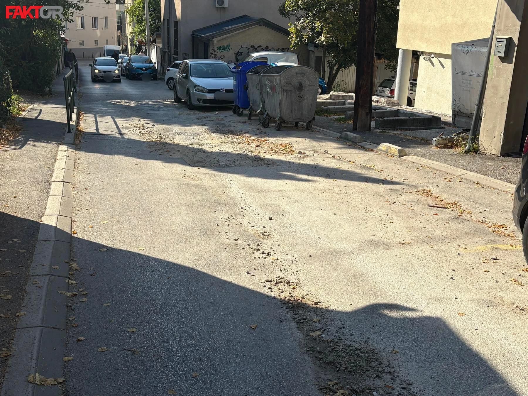 Stanovnici ulice Avde Sumbula guše se u smradu kanalizacije, iz ViK-a kažu da će iduće sedmice početi radovi