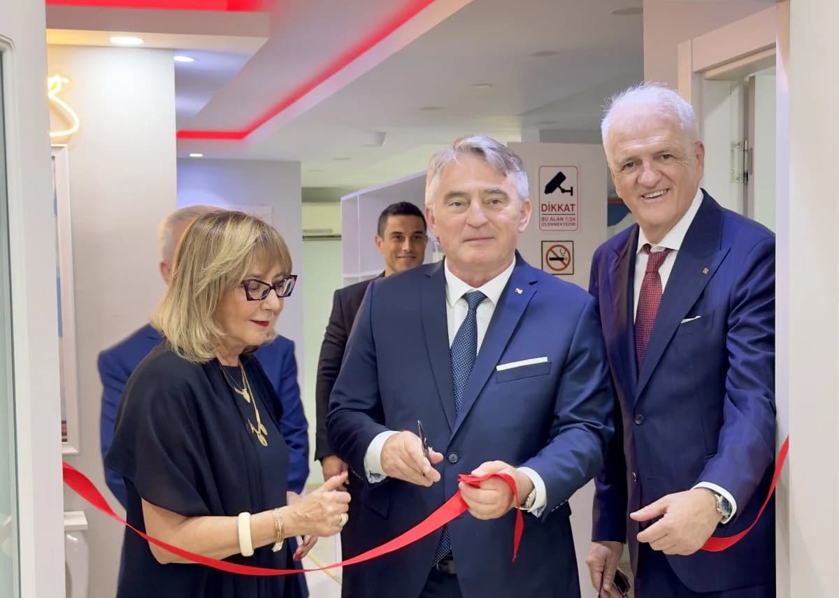 Željko Komšić na otvorenju Počasnog konzulata u Antaliji