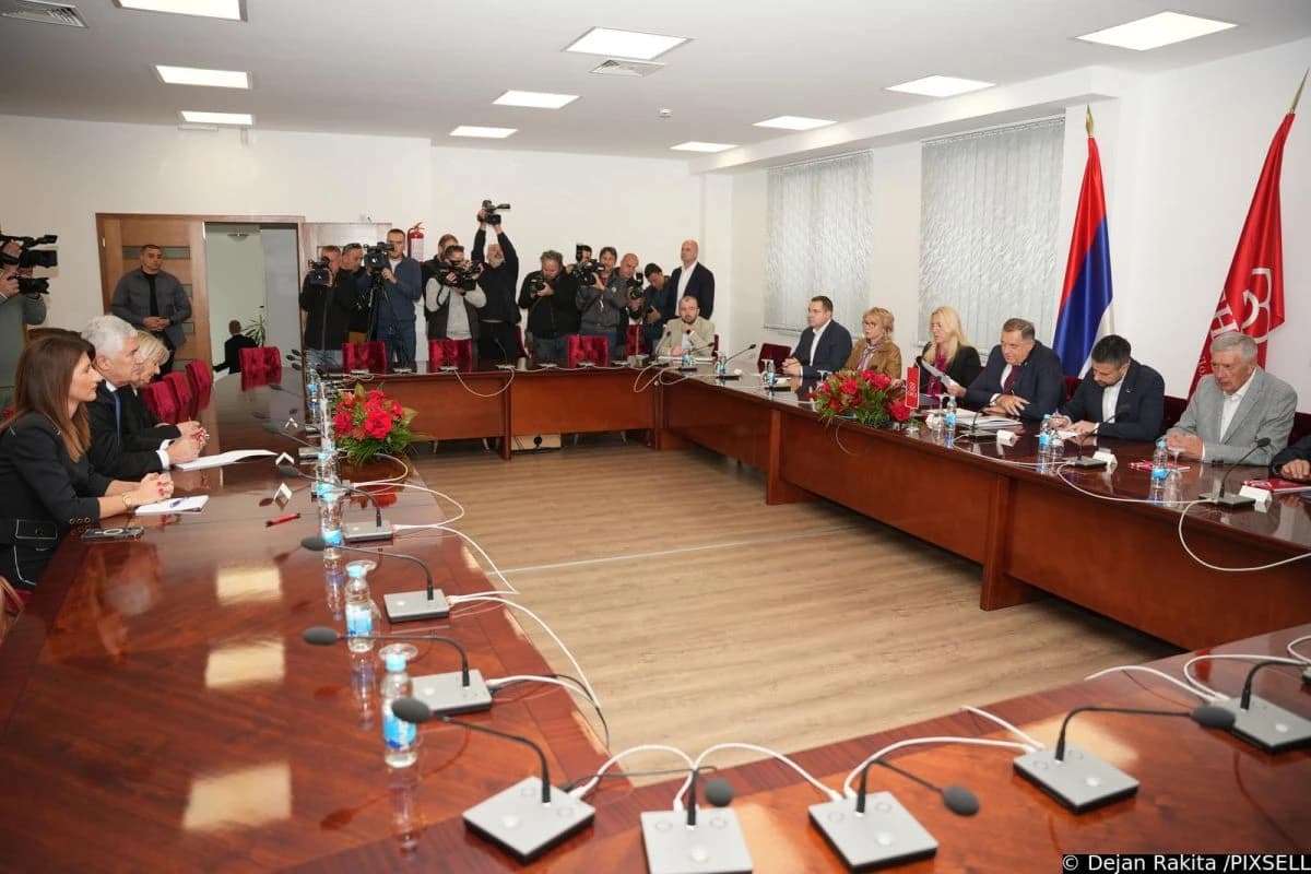 Delegacije SNSD-a i HDZ-a BiH sastale su se u Banjoj Luci