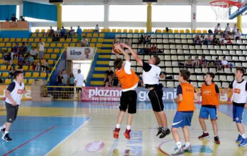 Mladi, sport
