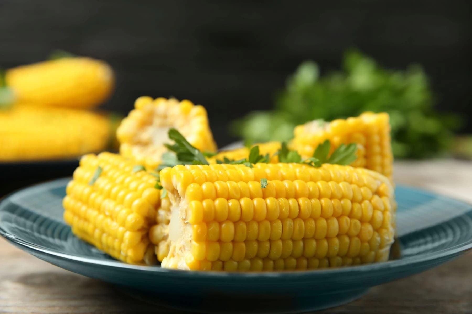 Sadrži flavonoide