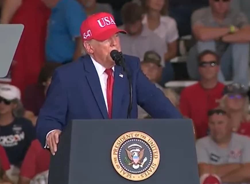 Donald Trump priznao da se šminka: Ako ne stavim malo, izgledam kao mrtvac, a to ne želim