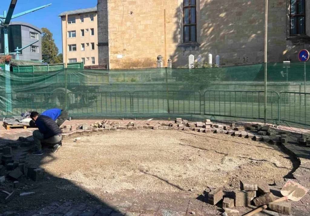 Uklanjanje fontane u BIhaću izazvalo reakcije, nadležni obrazložili odluku