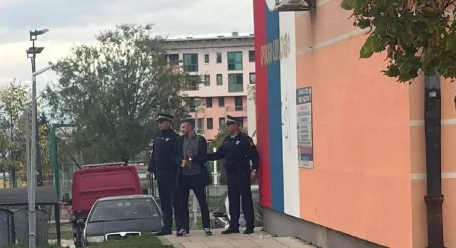 Uhapšen Sarajlija: Na muralu na kojem piše "Srpsko Sarajevo" dopisao "genocidaši"