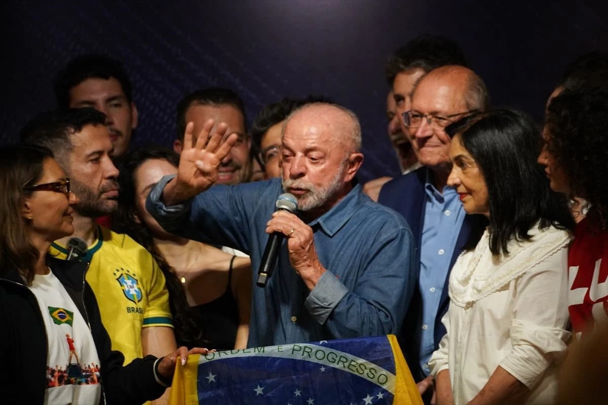 Lula osvojio četvrti predsjednički mandat u Brazilu, Flavio Bolsonaro odbija priznati poraz