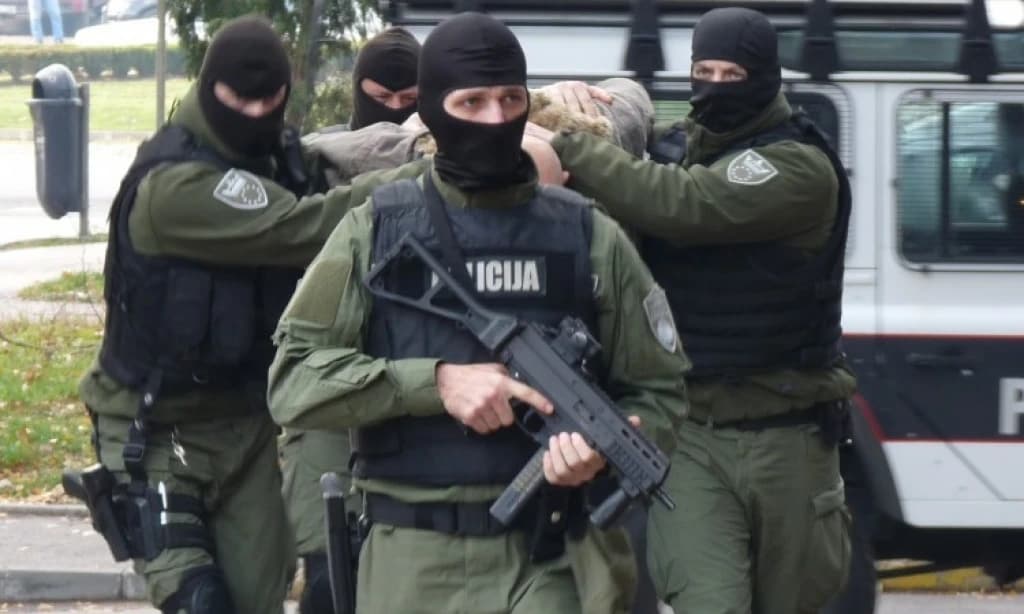 Specijalci upali u stan u Zenici, zaplijenjeno skoro 12 kila droge