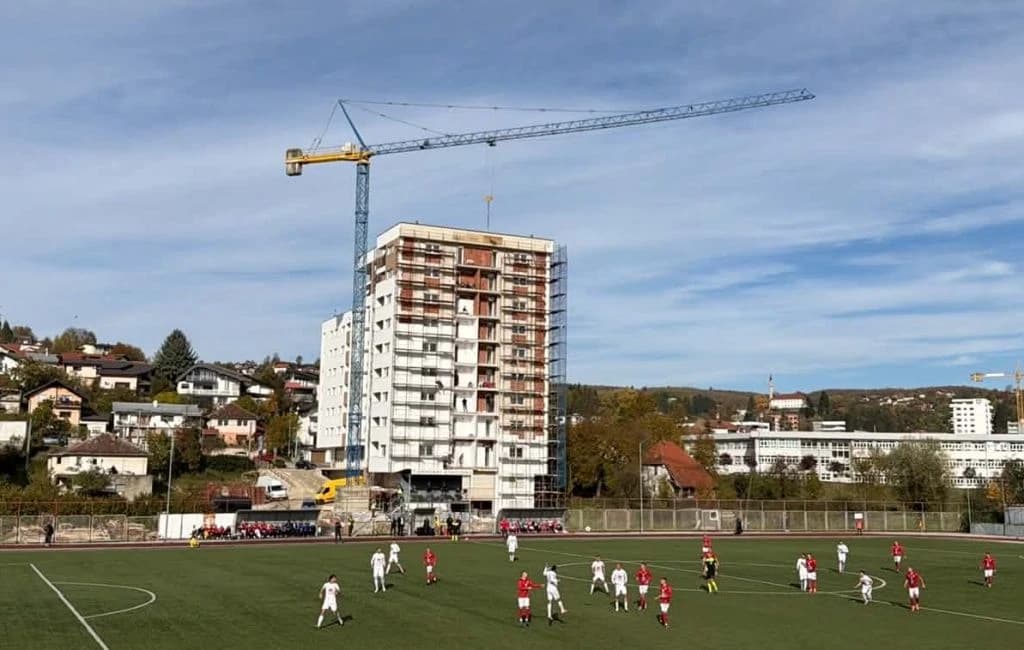 Ljubitelji fudbala koriste svaku priliku da gledaju prvaka BiH u Cazinu