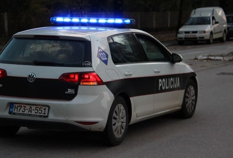 Preminuo muškarac teško povrijeđen u saobraćajnoj nesreći na prijevoju Komar
