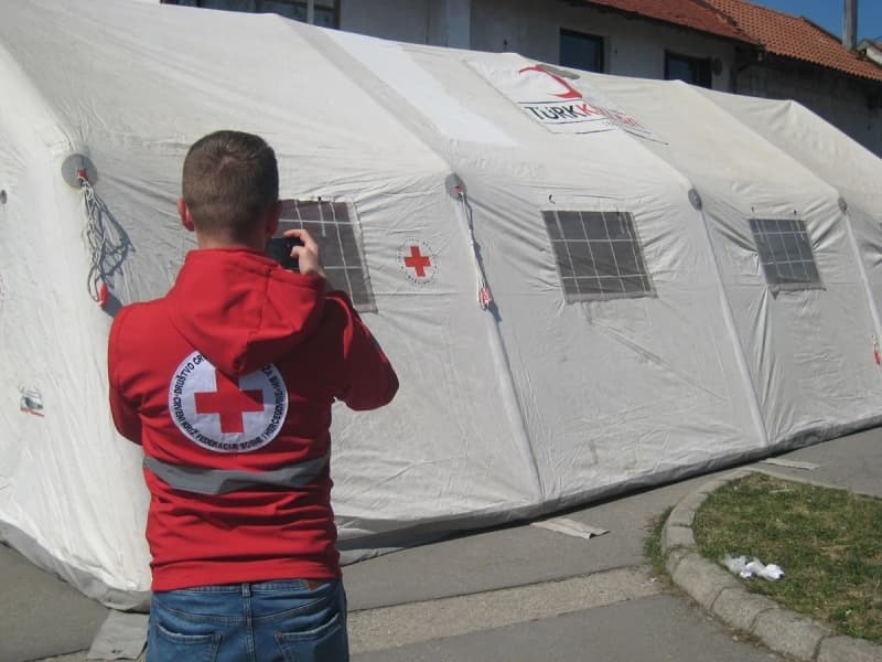 Trijažni šator na UKC-u Tuzla