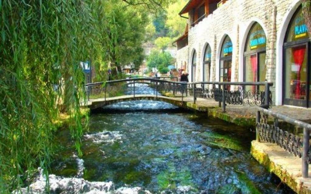 Plava voda Travnik 