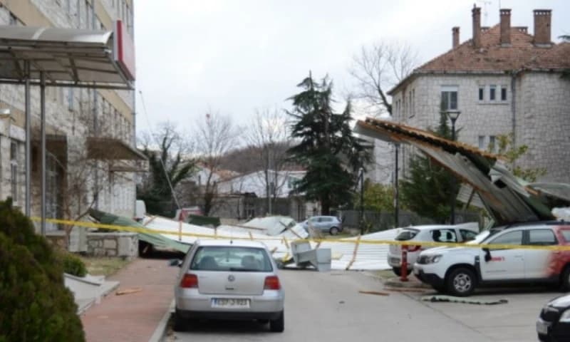 Nužan oprez zbog jakih udara vjetra na putevima na jugozapadu BiH