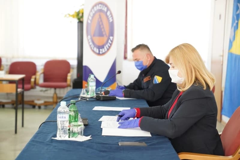 Izrečene naredbe u FBiH produžene do 30. aprila, donesene i četiri nove