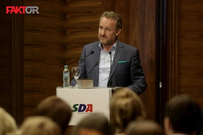Izetbegović: Lokalnih izbora će biti, SDA neće zadržavati načelnike bez borbe, ali dobro bi bilo objediniti izbore