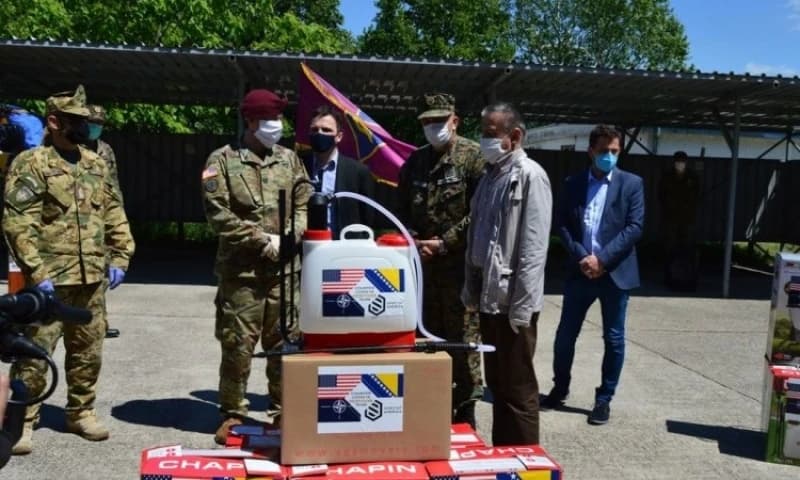 Ambasada SAD-a donirala zaštitnu opremu Oružanim snagama BiH