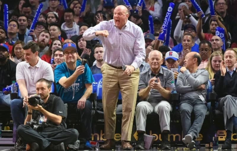 Šeik koji "skuplja" fudbalske klubove nije najbogatiji čovjek u svijetu sporta, ko je ispred njega?