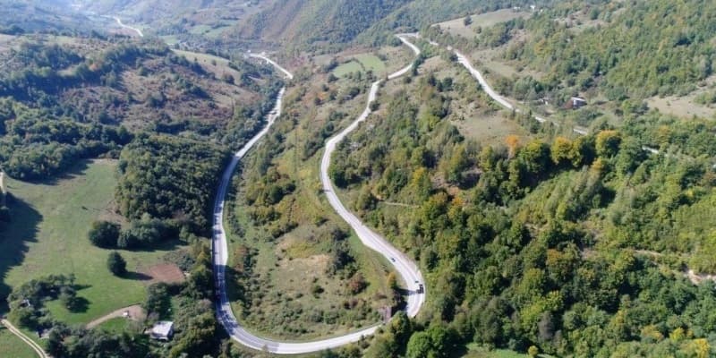 Počinje izgradnja trake za spora vozila na Komaru