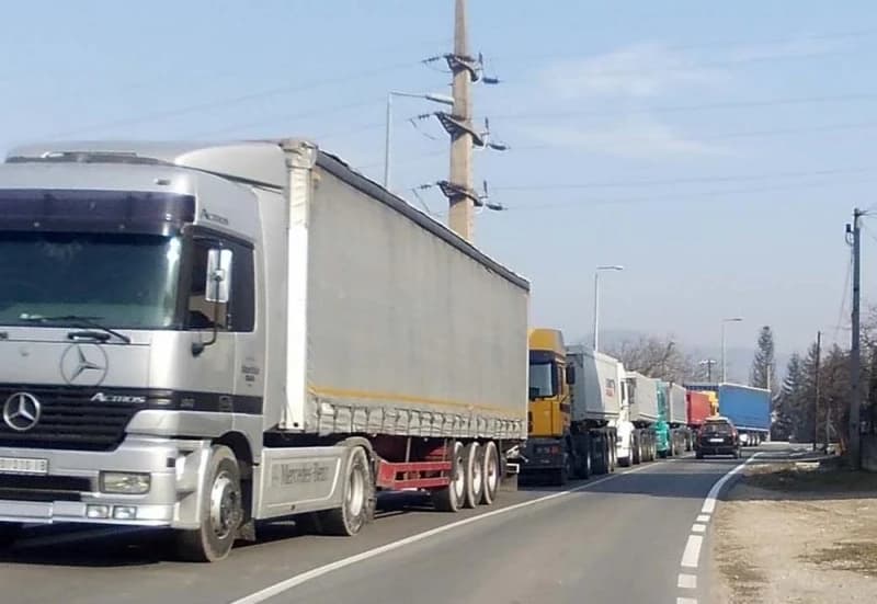 Pojačan promet teretnih vozila na graničnim prijelazima Klobuk i Karakaj