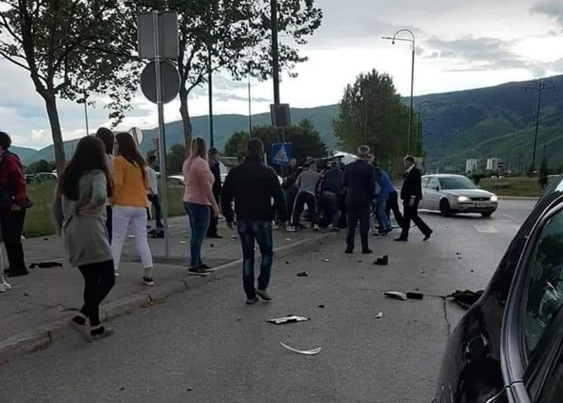 Prebačen u Opću bolnicu Sarajevo: U saobraćajnoj nesreći povrijeđen vozač automobila