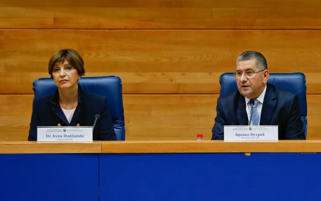 Do 11 sati glasalo 11,41 posto birača, najveća izlaznost u malim sredinama