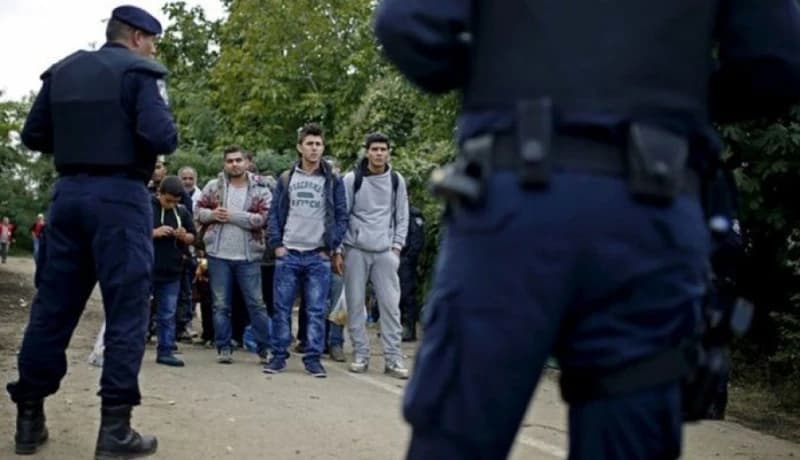Migranti i policija 
