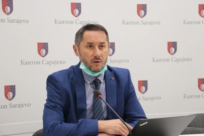 Saniranje posljedica korone: Omogućena isplata plaća za blizu 12.000 uposlenika u KS