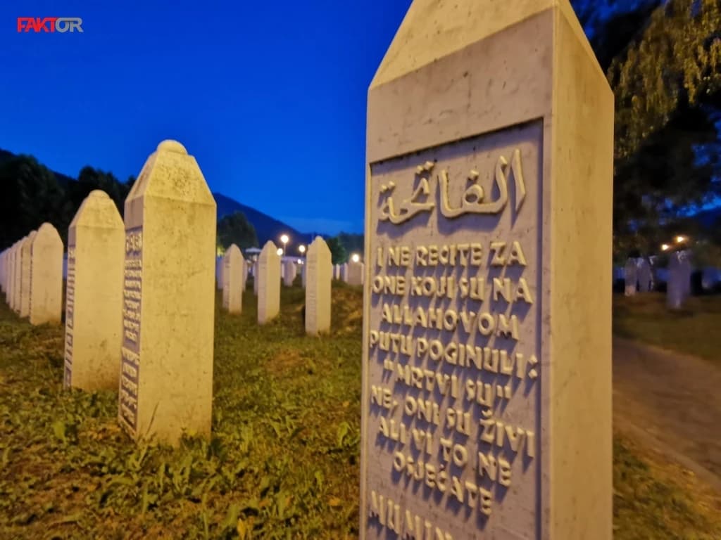 Noć se spustila nad Memorijalni centar: Proučen tevhid i hatma-dova za duše žrtava genocida