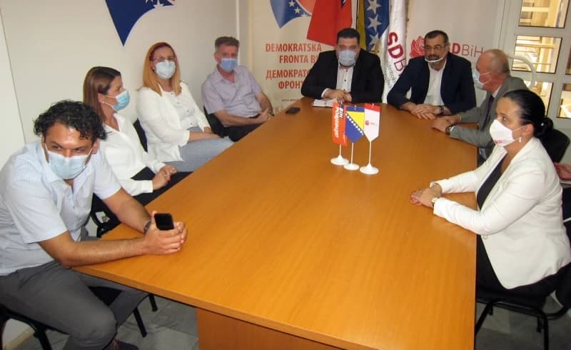 Detalj sa press konferencije DF-a i SD-a Tuzla