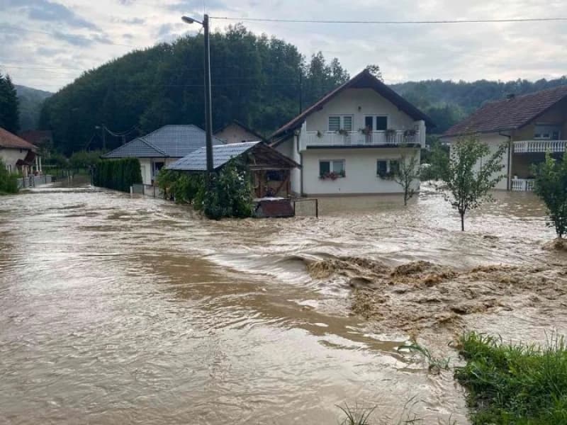 DF o poplavama u Tuzli: Rješavanje loše odvodnje nije privlačno vlastima jer se "ne vidi"
