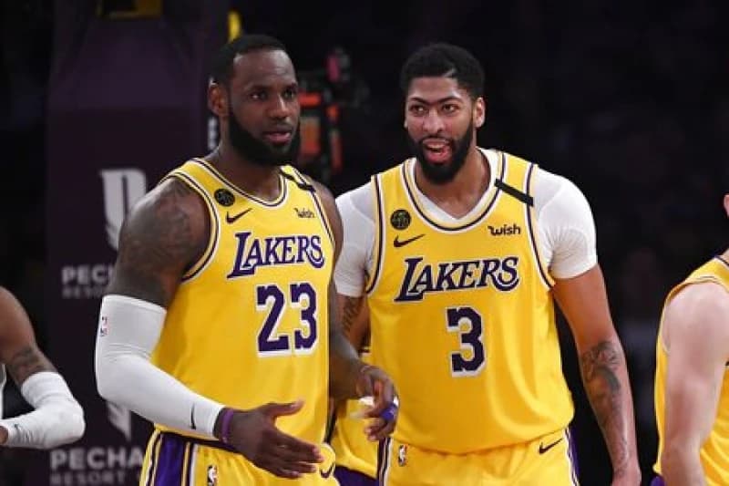 Lebron James i Anthony Davies