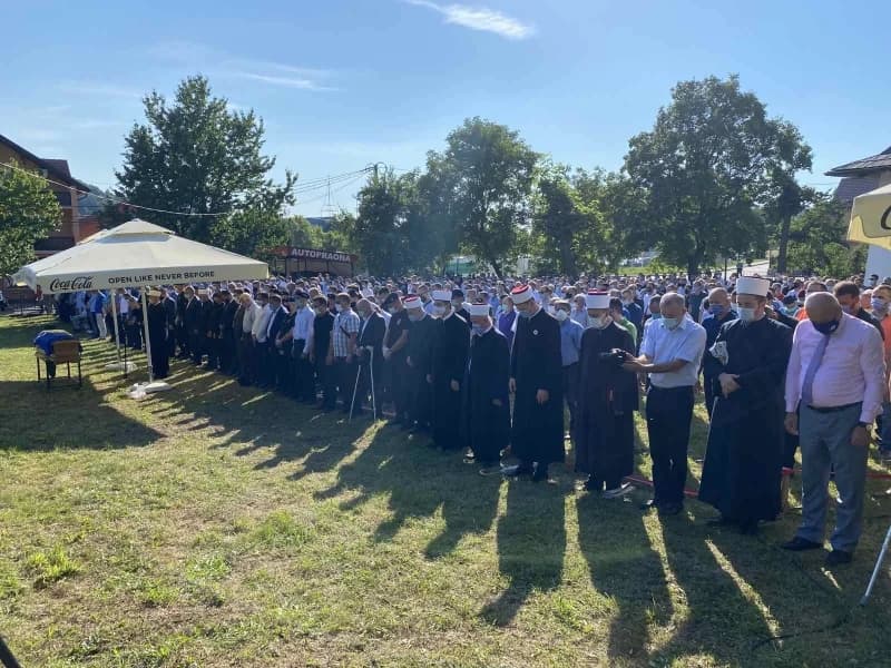 Tuzla: Klanjana dženaza ministru Bukvareviću