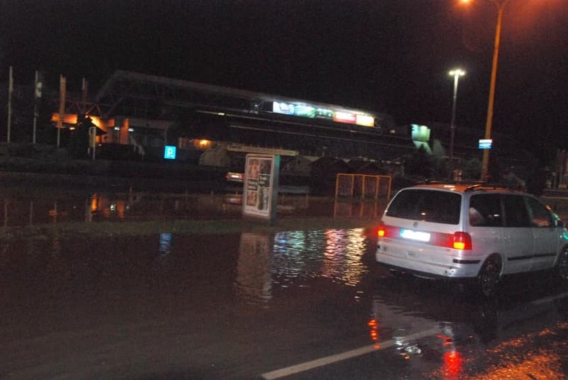 Snažno nevrijeme sinoć pogodilo dijelove BiH: Tuzla ponovo bila pod vodom