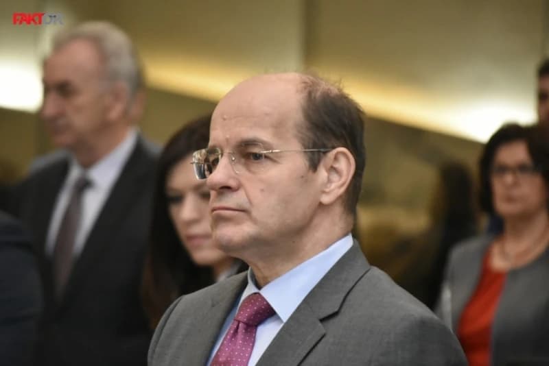 Osmanović: Ne može Dodik pričati o kršenju Dejtona, on je zbog kršenja Dejtona na Crnoj listi