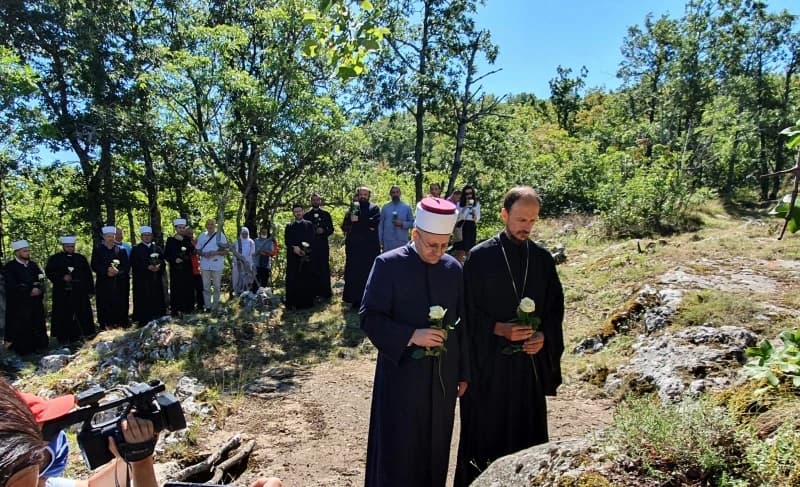 Muftija Dedović i episkop Dimitrije posjetili mjesta stradanja Bošnjaka i Srba u Hercegovini