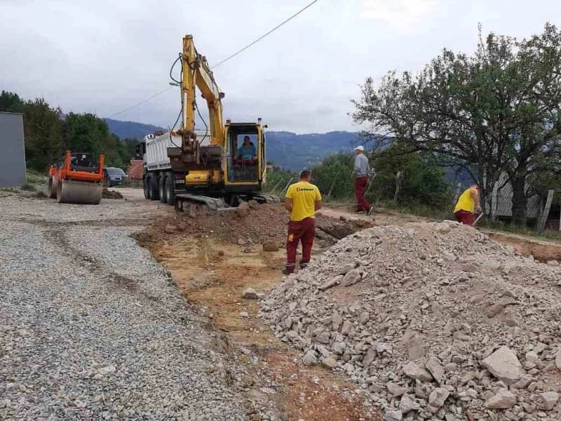 Počela sanacija saobraćajnice u ulici Armije RBiH na Kromolju