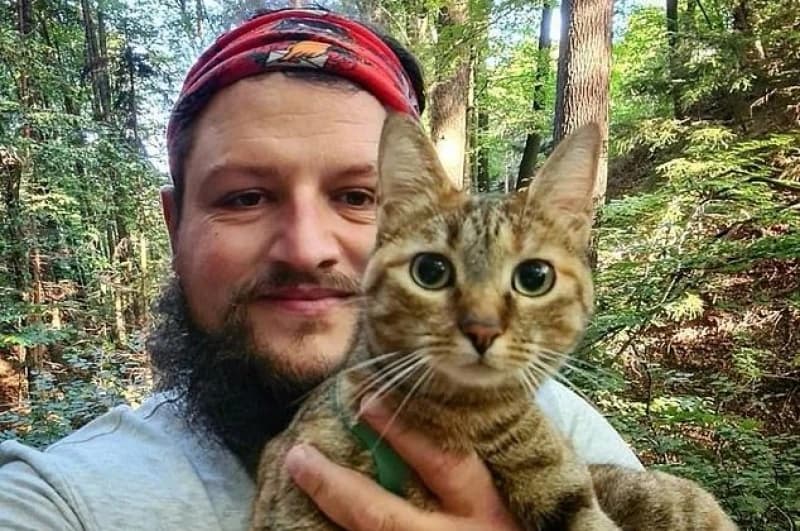 Dean Nicholson i Nala