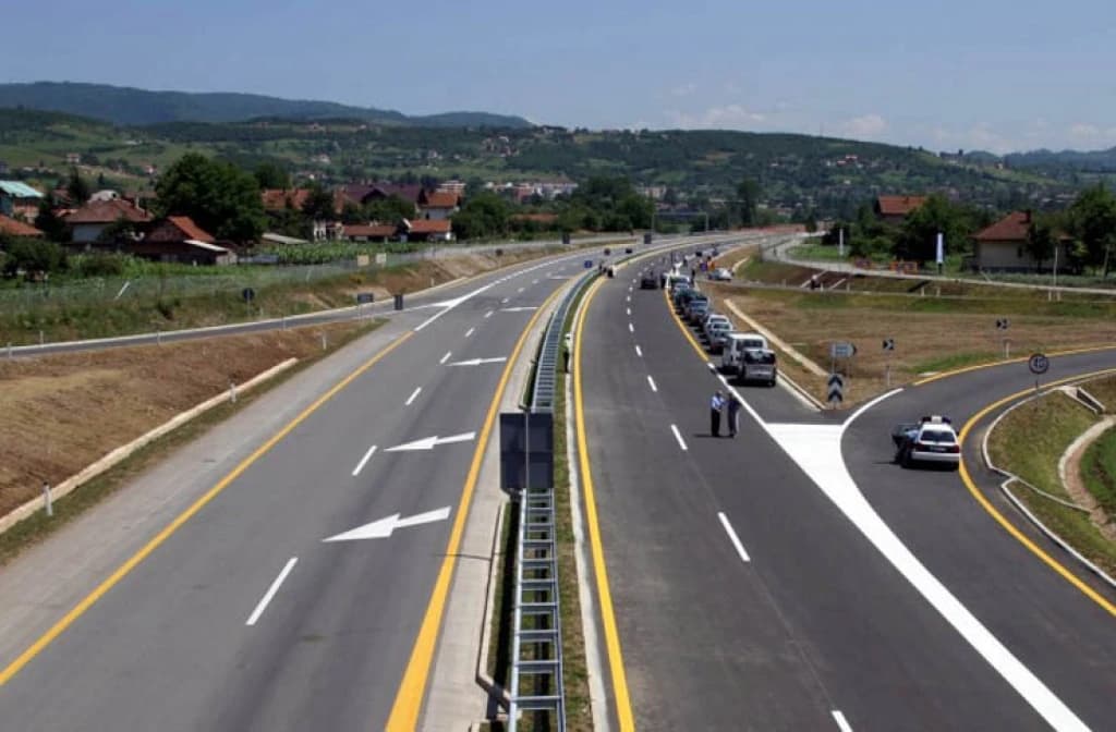 Oprez zbog magle i odrona