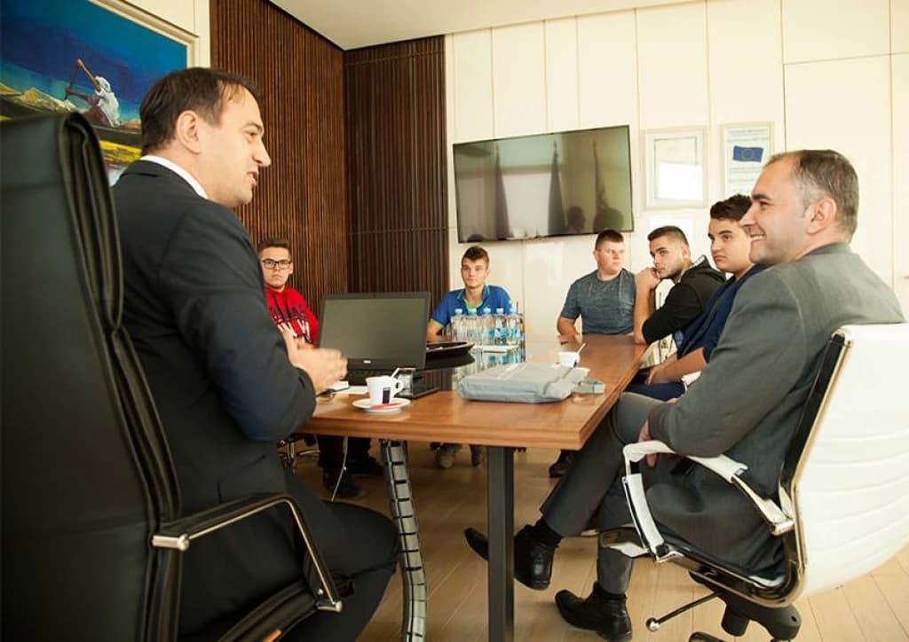 Direktor firme Ećo Company primio direktora i učenike Srednje škole za okoliš i drvni dizajn