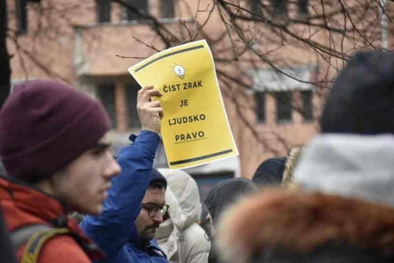 Protesti u KS zbog zagađenja zraka 