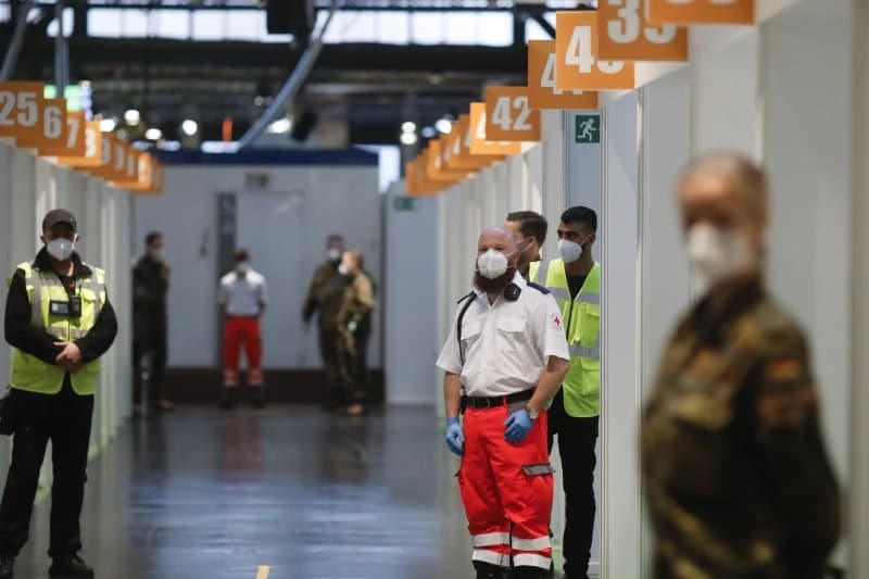 U Berlinu otvoren prvi od šest centara za vakcinaciju protiv COVID-19