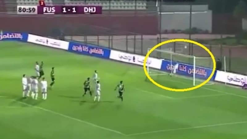 Pogledajte čudesnu odbranu, čiji je vlasnik stoper koji je zamijenio isključenog golmana