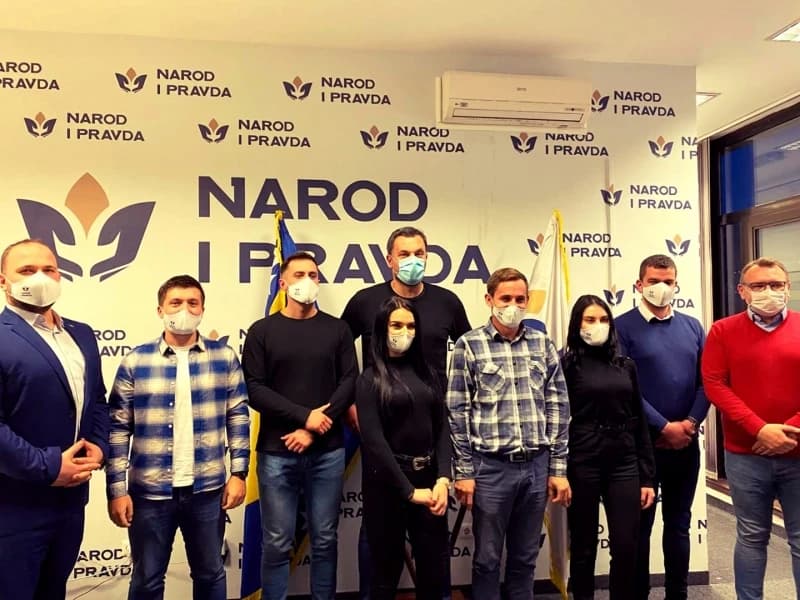Narod i pravda Ključ
