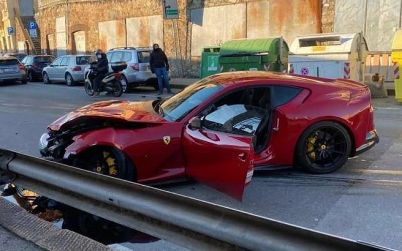 Neodgovorni radnik autopraonice slupao skupocjeni "ferrari" italijanskog golmana