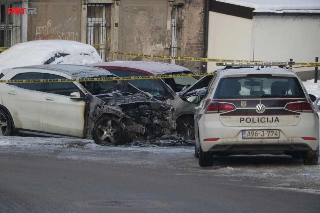 Paljevina na Baščaršiji: Stanari nisu ništa čuli ni vidjeli, ranije bilo sporova zbog parkinga